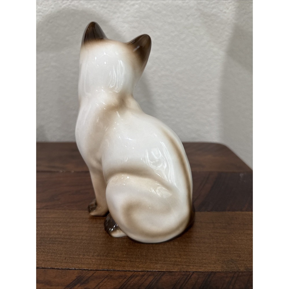 Enesco Cat Figurine with Blue Eyes Siamese Kitten - Picture 7 of 13